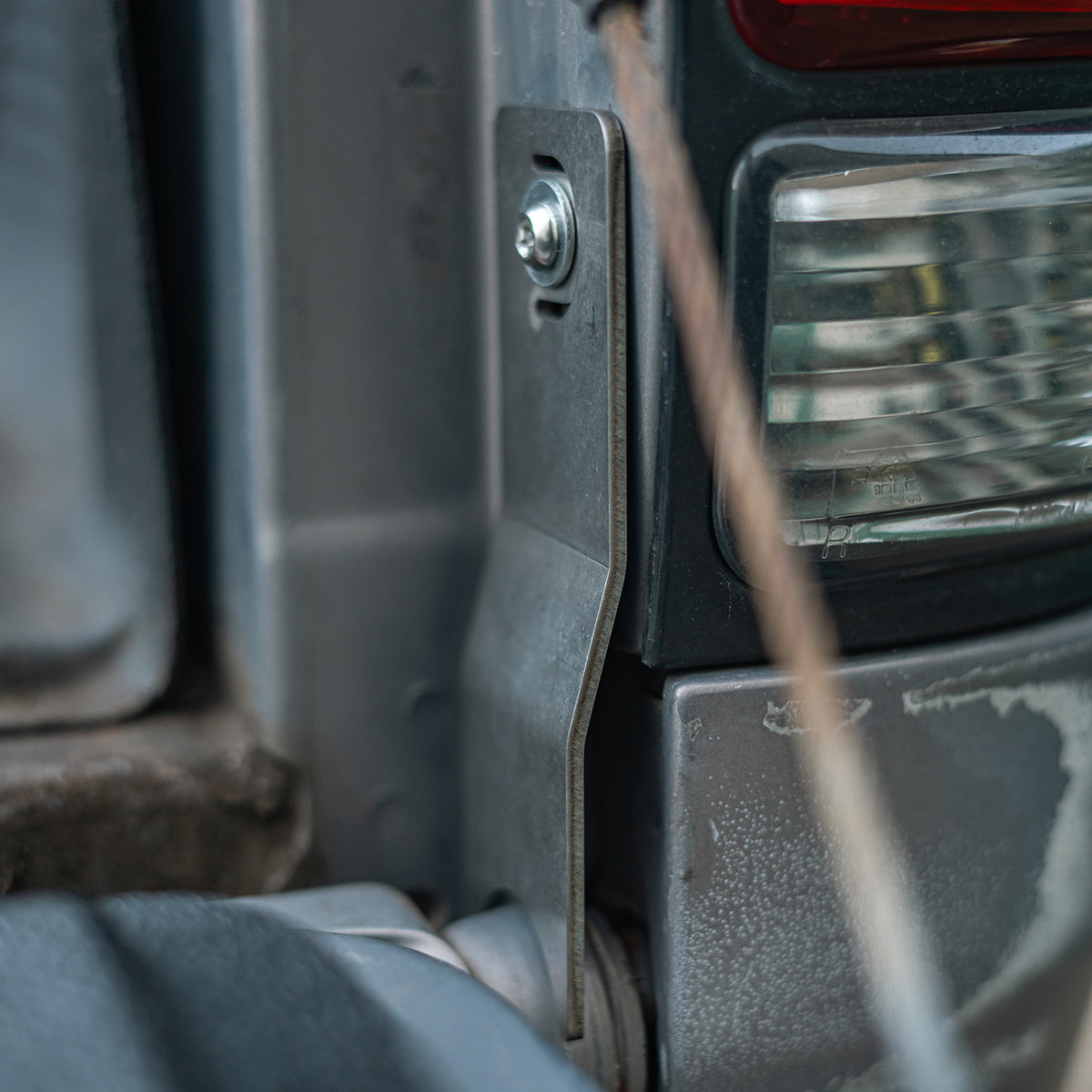 Tailgate Theft Protector for 2000-2006 Toyota Tundra