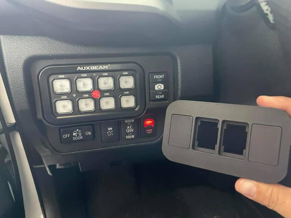Auxbeam 8 Switch Controller with Blue Backlight & Fuse Box (BA80)