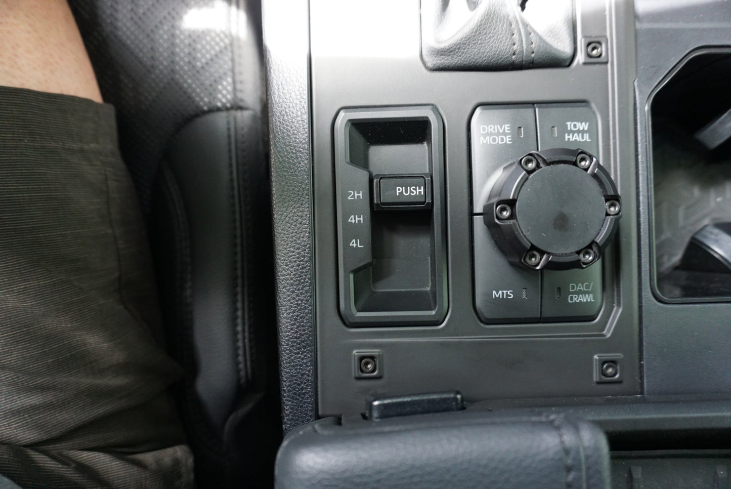 4x4 Button Trim (2022+ Tundra) - LUNAR ROCK