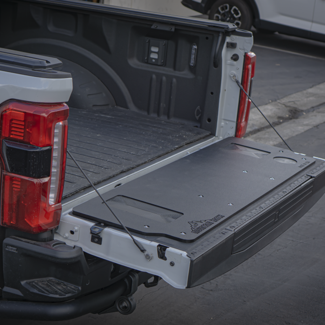 23+ Ford F250/350 SuperDuty | Mountain Hatch Tailgate Table